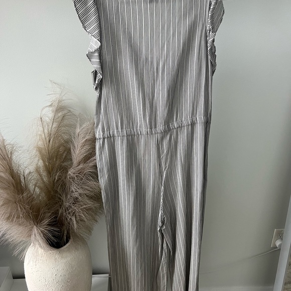 Striped jumpsuit - Picture 3 of 3